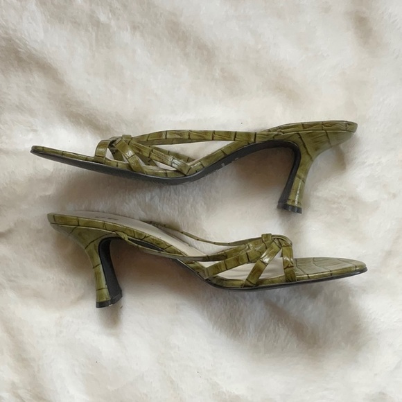 BP sandals 8M - Picture 3 of 6